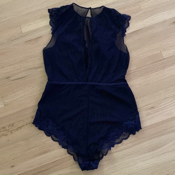 H&M Lace & Mesh Bodysuit - Picture 5 of 7